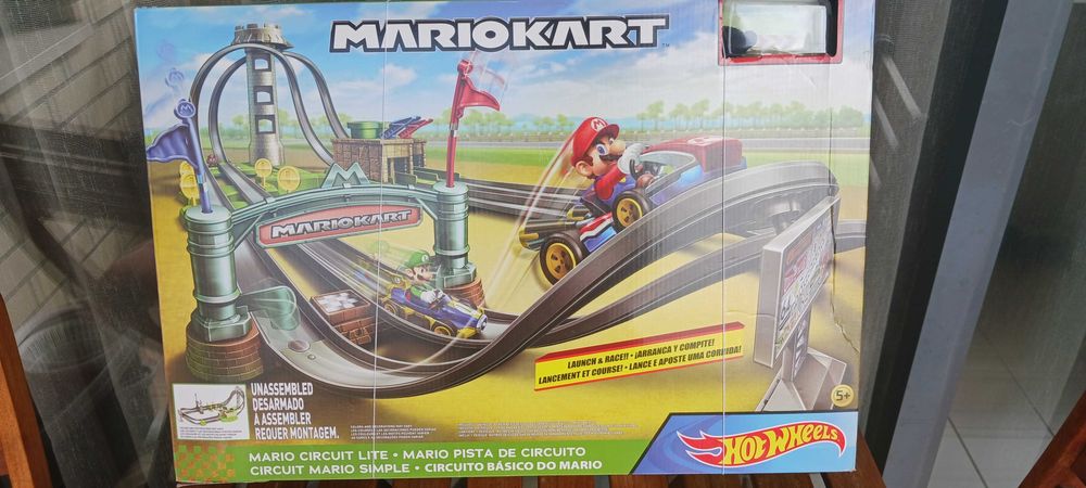 Hot Wheels Mario Kart – Mario Circuit Lite