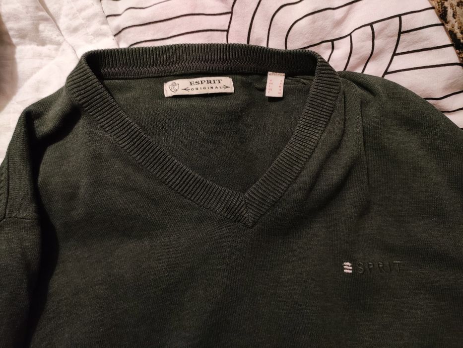 Zielony sweter esprit