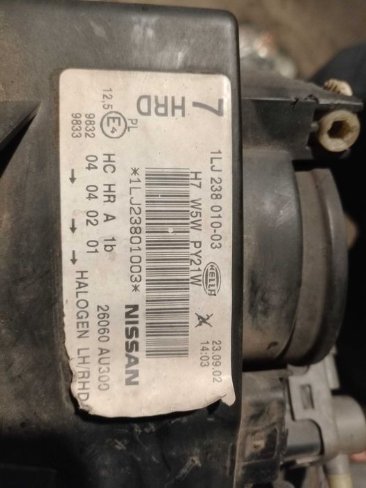 Lampa przednia Nissan Primera