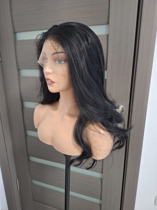 Peruca longa preta com renda frontal