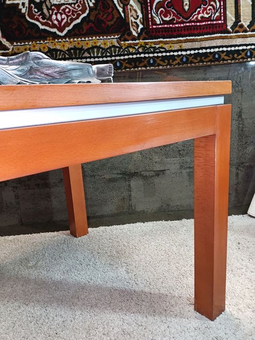 Mesa de centro em madeira maciça de cerejeira