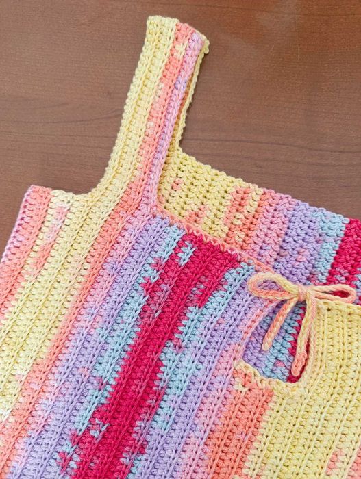 Crop Top de verão multicolorido feito à mão