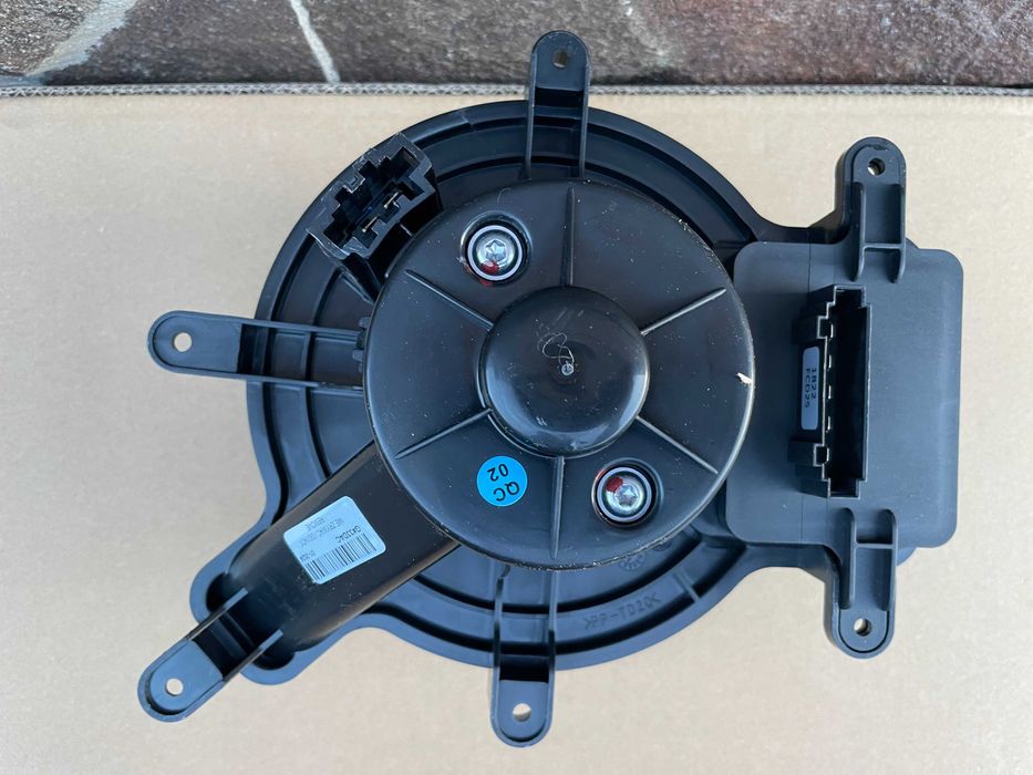 Моторчик печки вентилятор Peugeot 3008 5008 (09-16) Citroen DS5