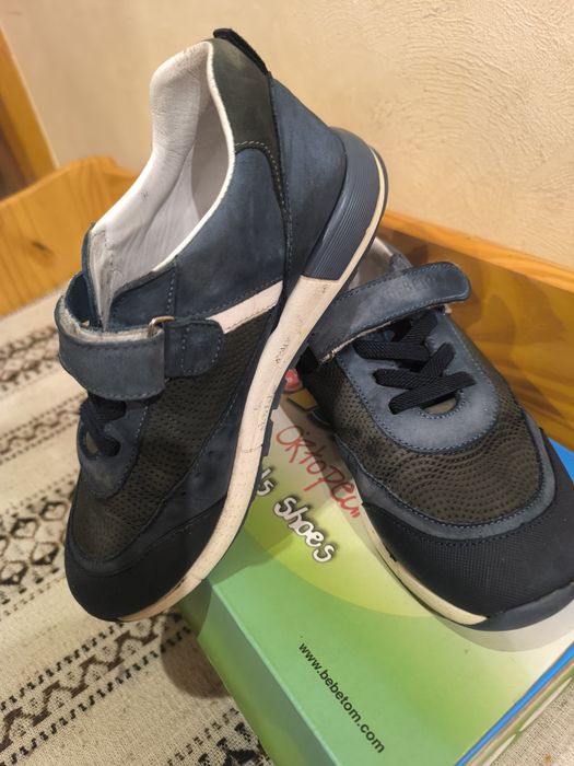 Кросівки 36 шкіряні