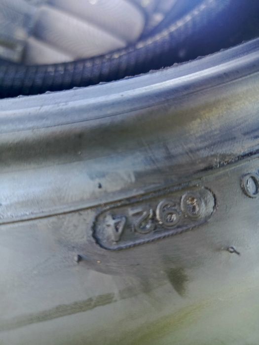 Sprzedam prawie nowe opony Hankook 235/55 r19