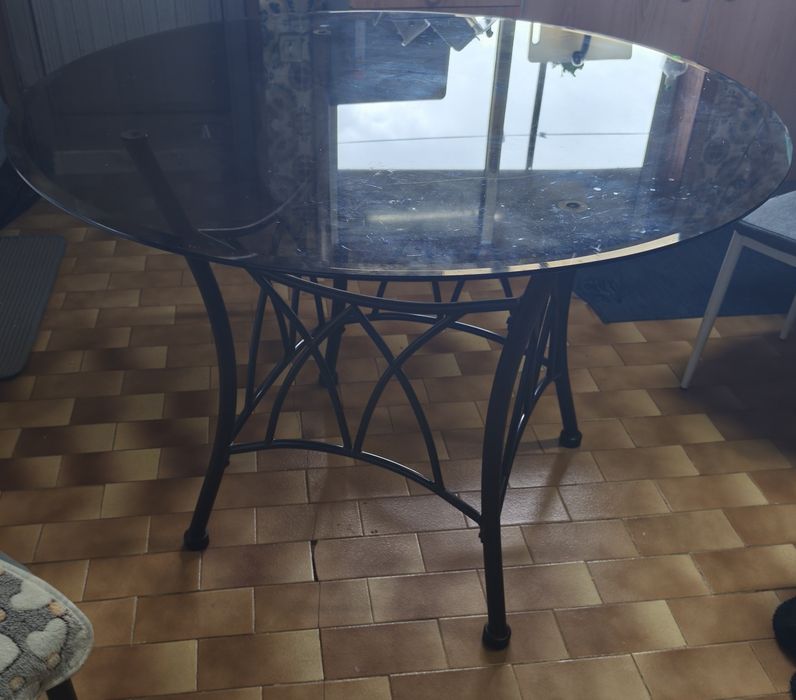 Móvel de sala +mesa de cozinha