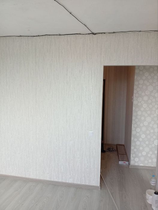 Поклейка обоев, фотообои