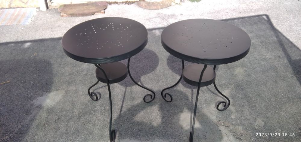 Duas Mesas de cabeceira