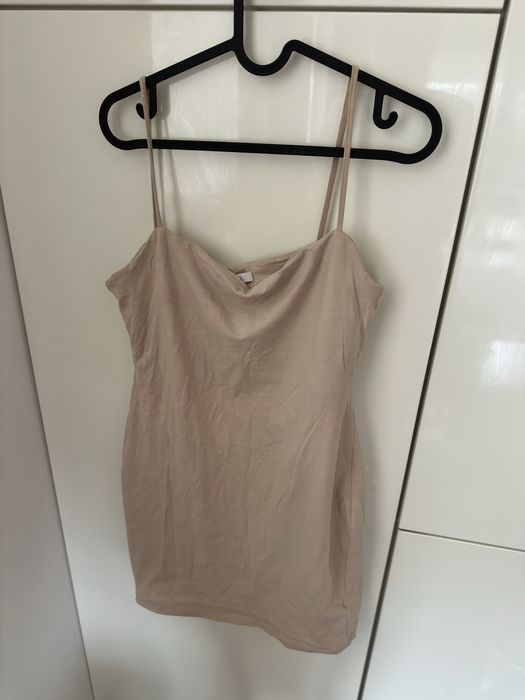 Piękna sukienka na ramiączkach L