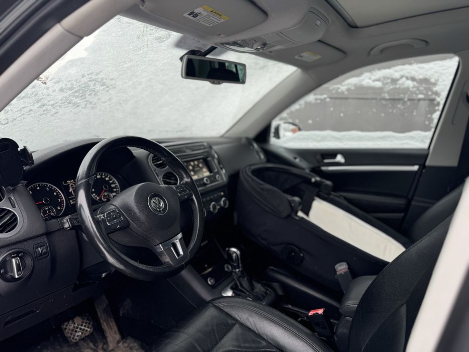 Volkswagen Tiguan R line 2.0 автомат