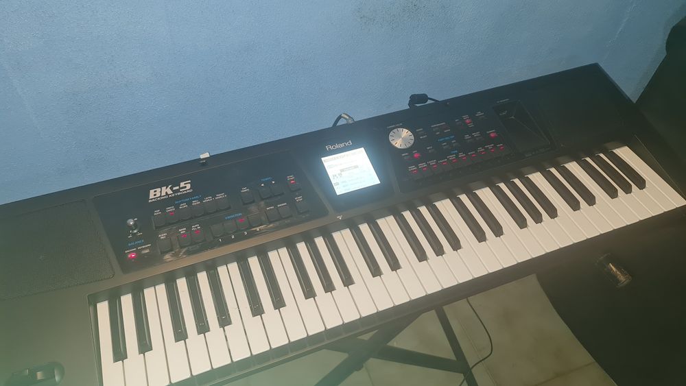 Teclado Roland BK-5  (ATENÇÃO (pagamento e entrega em mão)