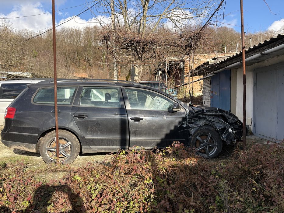 Розборка/Шрот Запчастини Volksvagen Passat b6 Стопи,двері, 1.9BLS