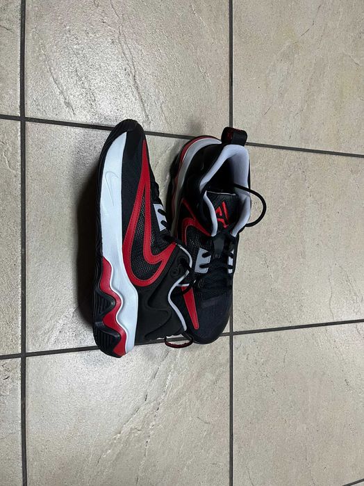 Кросівки ігрові,баскетбольні Nike Giannis Immortality 3  42 р