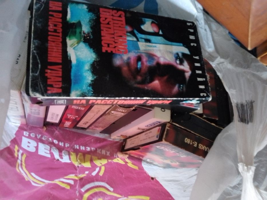 Видеокасети к видеомагнитофону, б/у