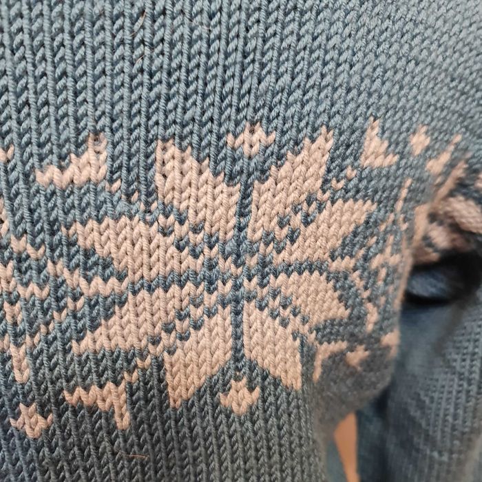 1100 Unikatowy wełniany sweter Handmade Tiril rozmiar M