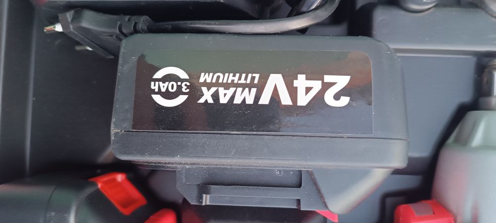 Гайковерт ударний