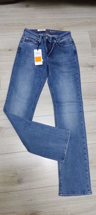 Джинси Colins нові