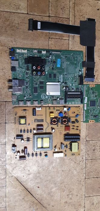 Płyta główna zasilająca t-con telewizor Toshiba