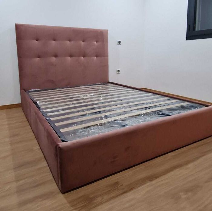Camas De Casal Estofadas Top de Gama 190x140m Estrado Incluído 199€ !!