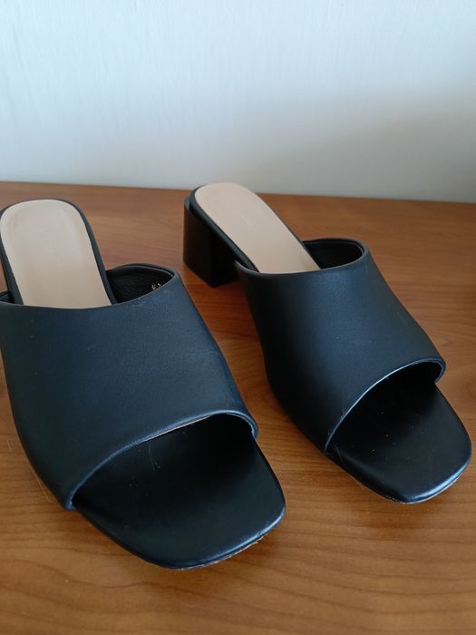 Klapki Lasocki z naturalnej skóry licowej
