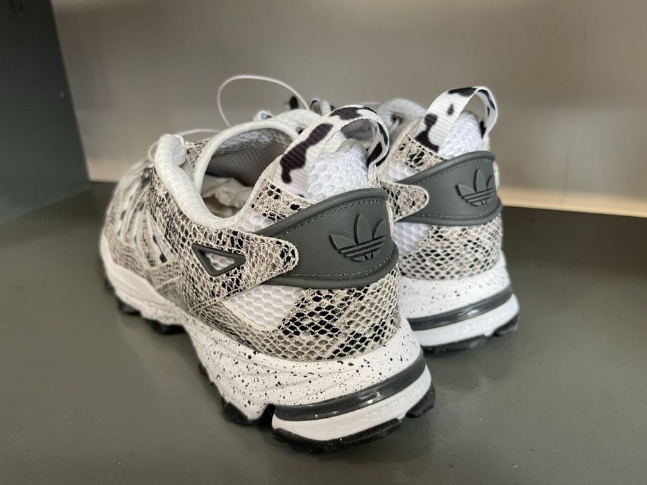 Кросівки  Adidas Hyperturf , оригінальні , нові ( 29 см )