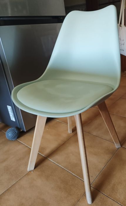 Mesa e 2 cadeiras IKEA - cor verde lima