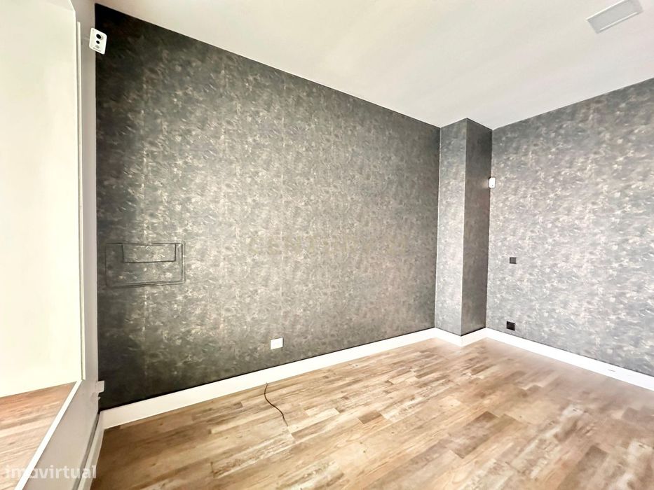 Loja para venda - Avenida Elias Garcia -  Lisboa