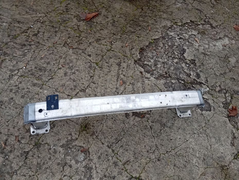 Belka wzmocnienie zderzaka przedniego przód Toyota Proace City