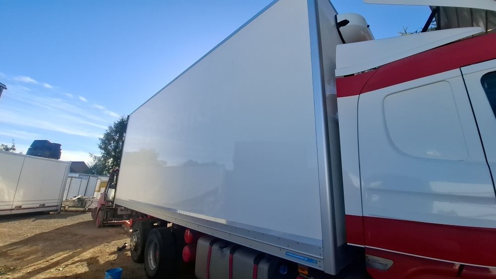 Chłodnia Kontener magazyn 2.70m 3m wysoki  izolowany z transportem