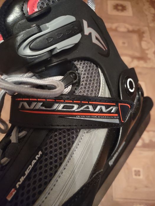 Продам профессиональные коньки