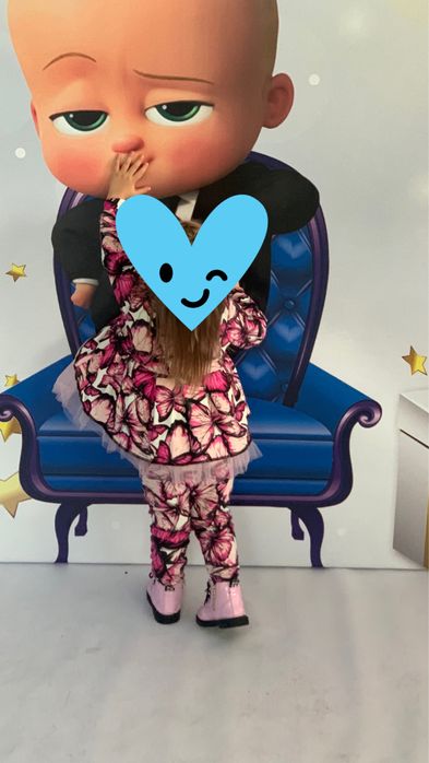 Неймовірно гарний костюмчик для дівчинки!