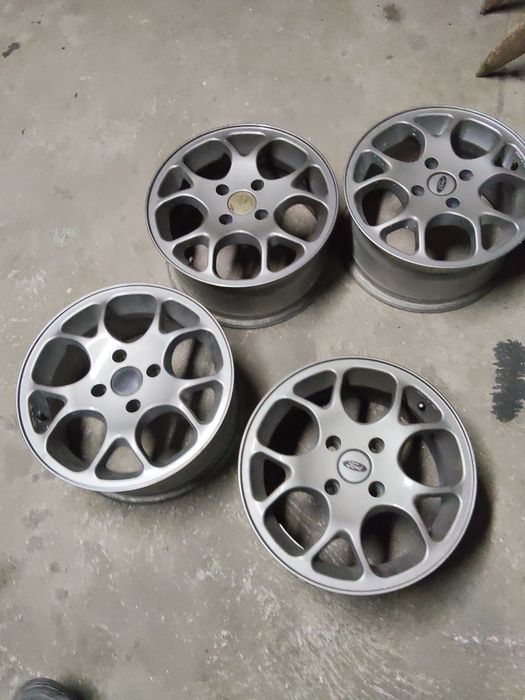 Jantes 15 ford fiesta xr2 originais...