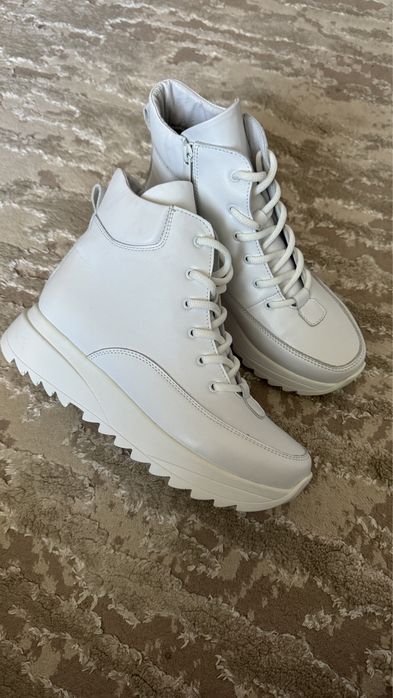 Жіноче взуття осіннє 39р