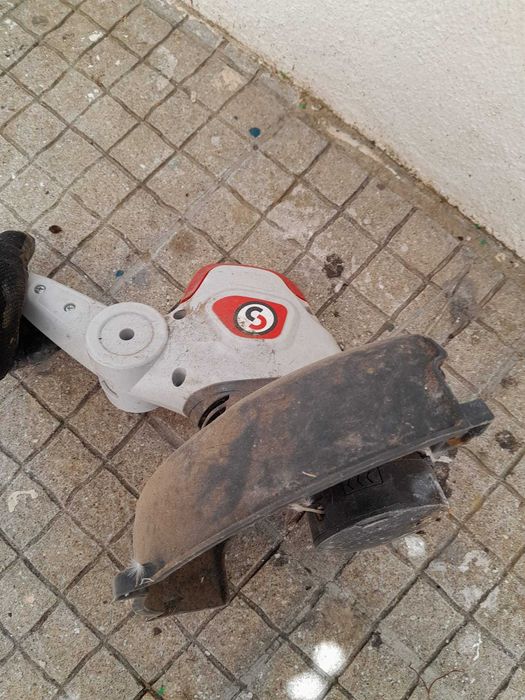 VENDO Aparador de relvas semi novo