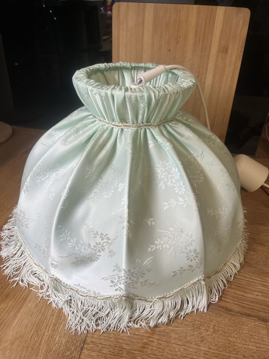 Lampa wiszaca odcien  zieleni