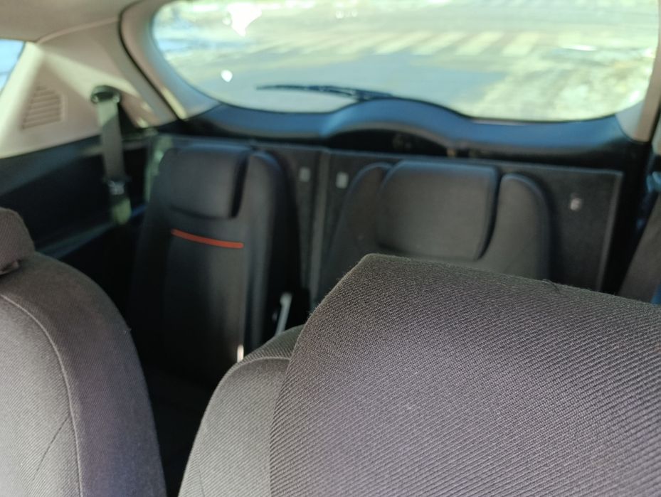 Авто для Військових. Мінівен 7 місний.