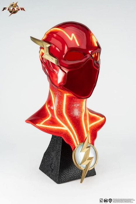 Replica 1/1 da máscara do flash