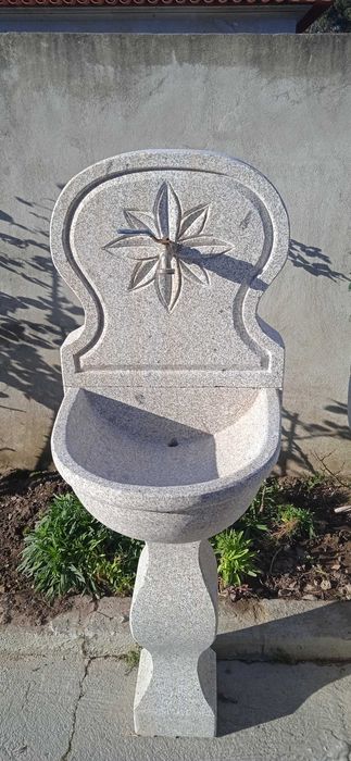 Fontanário em granito