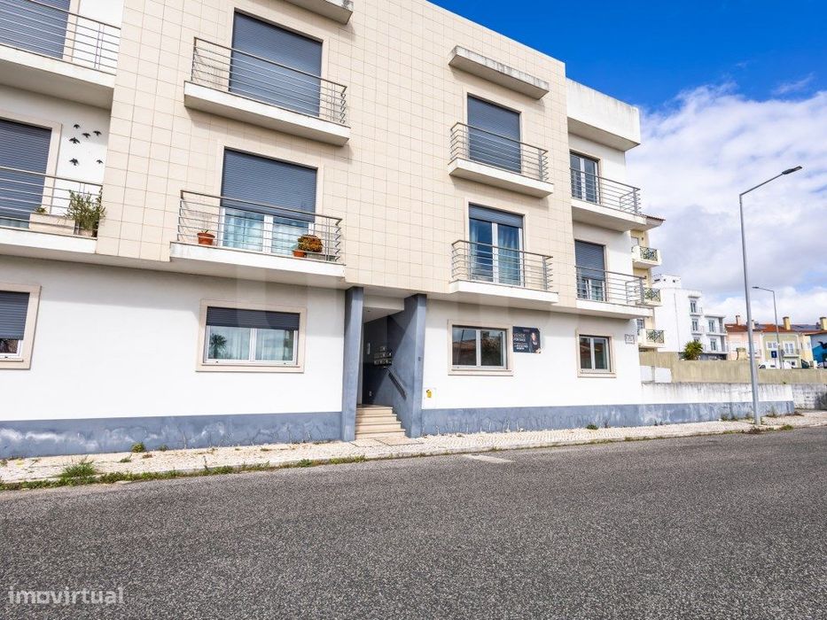 Apartamento T3 com espaço exterior privativo amplo