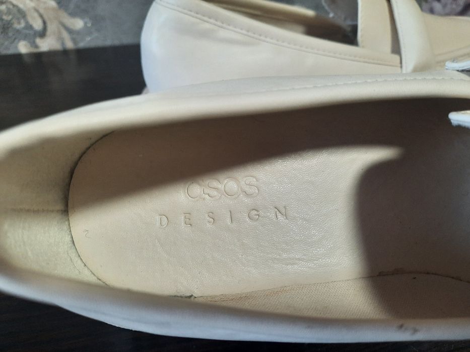 Продам туфельки для школы