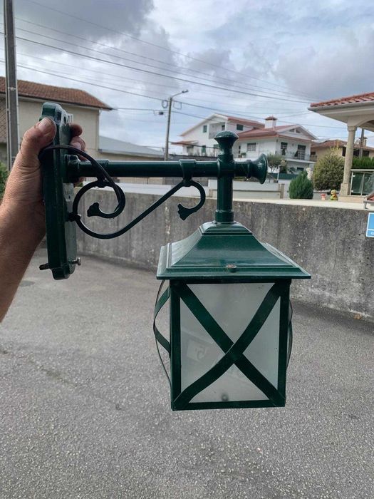 Candeeiro de parede verde
