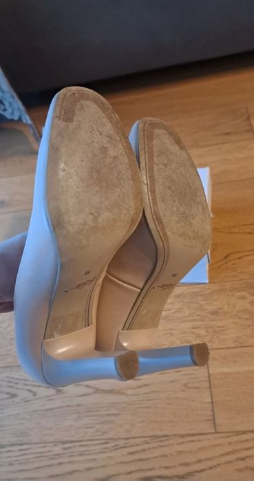 Eleganckie skórzane buty damskie na obcasie Kati rozmiar 38