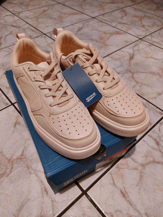 Buty sportowe Sprandi 39 Nowe