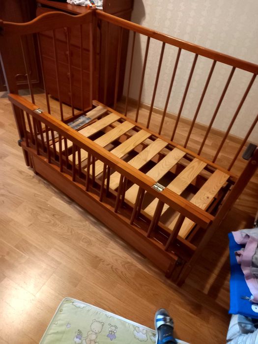 Дитяче ліжко, автокрісло