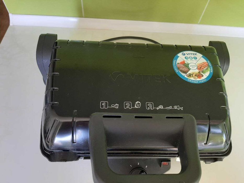 Електрогриль притискний Vitek VT-2632 BK