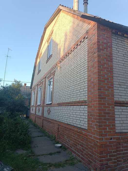 Продам добротный дом на два отдельных входа Мерефа