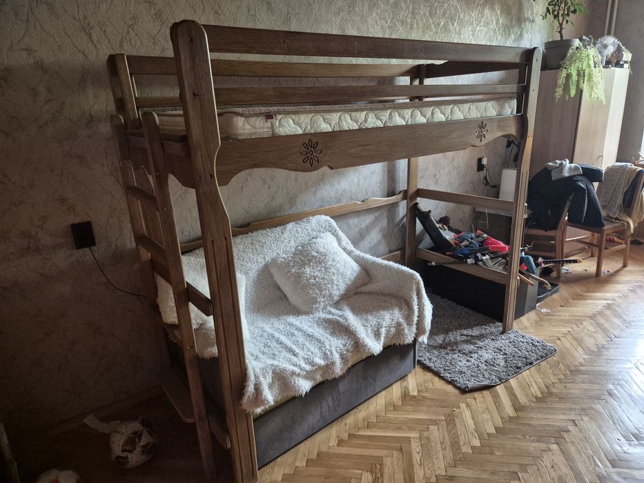 Ліжко горище з драбиною