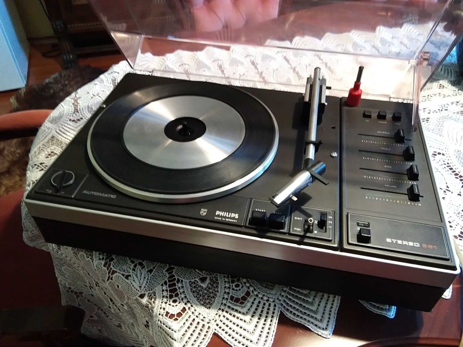 Gramofon PHILIPS 661