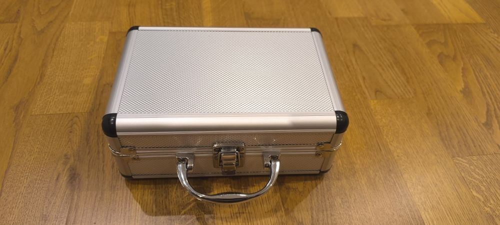 Zestaw otwornic diamentowych oraz tarcze w walizce