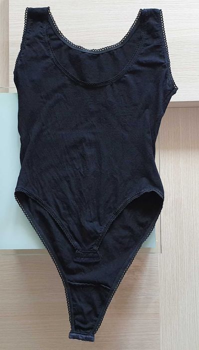 Body czarne bez rękawów M